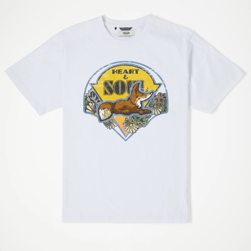 Sz med Akoo Heart Soul White Tee with Colorful Graphic